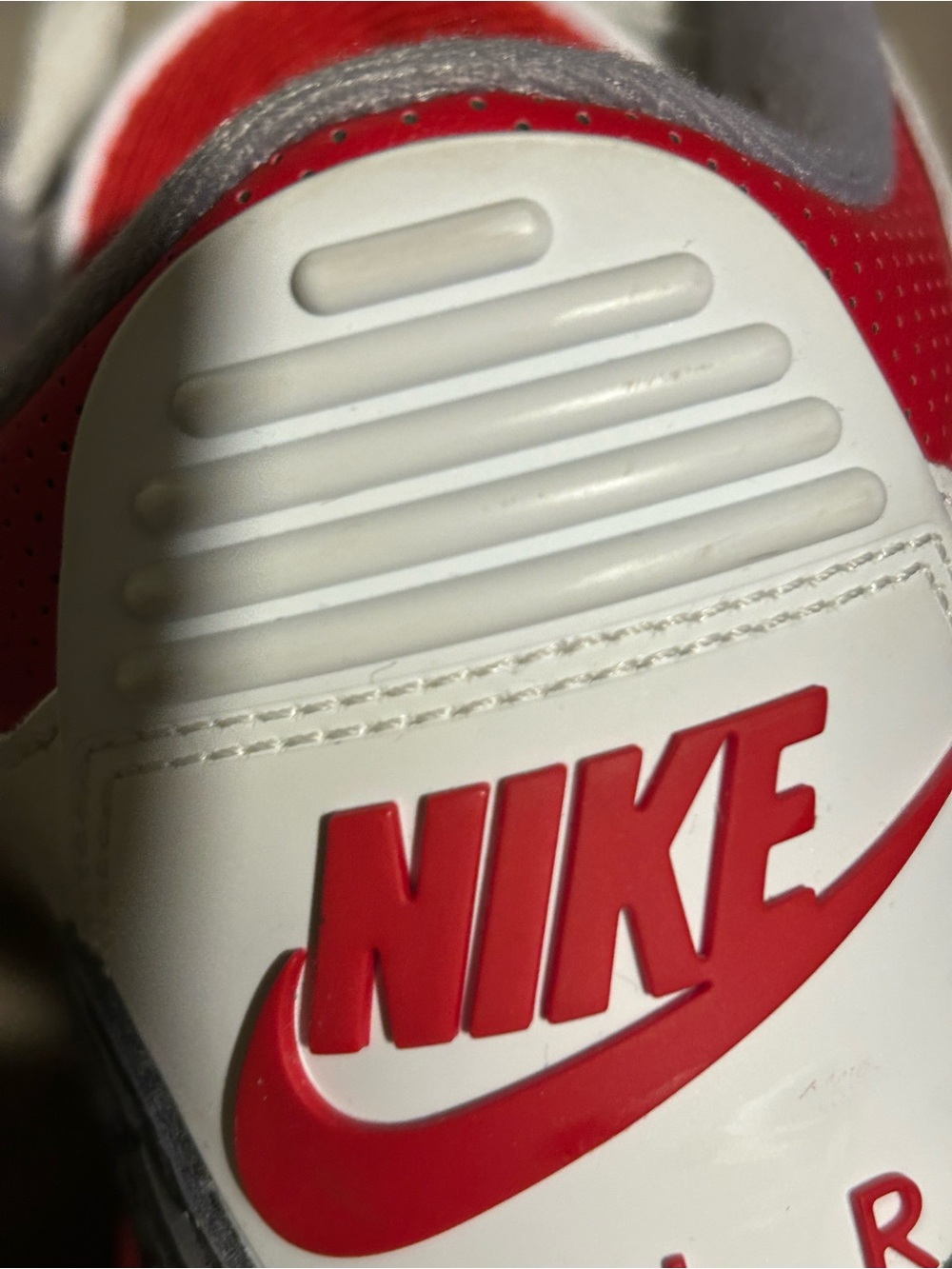 Nike White and Red Men's Leather Sneakers - Picture 7 of 8